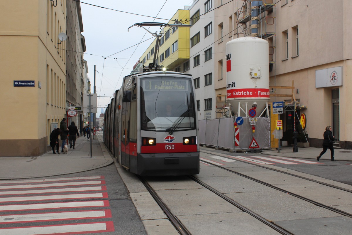 Wien Wiener Linien SL 1 (B 650) Knöllgasse / Troststraße am 14. Februar 2016.