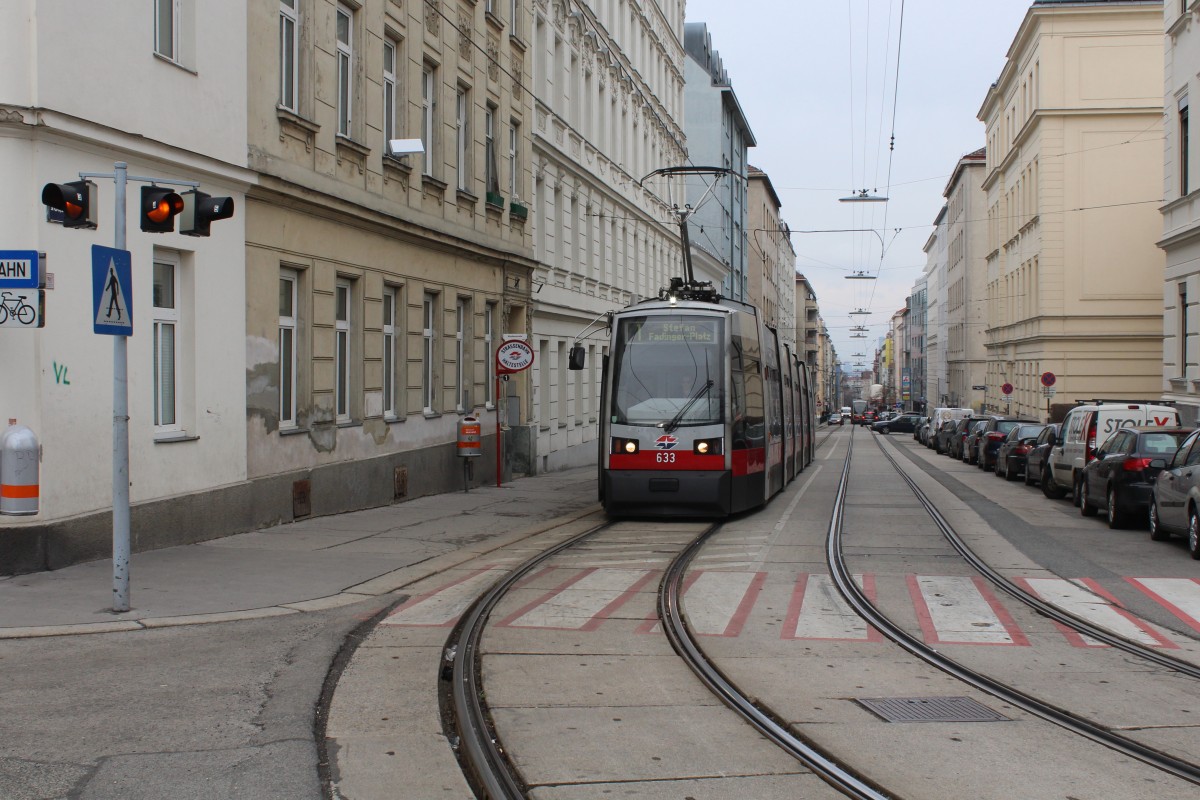 Wien Wiener Linien SL 1 (B 633) Knöllgasse (Hst. Windtenstraße) am 14. Februar 2016.