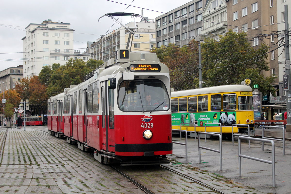 Wien Wiener Linien SL 1 (E2 4028) I, Innere Stadt, Schwedenplatz / Franz-Josefs-Kai / Marienbrücke am 20. Oktober 2016.