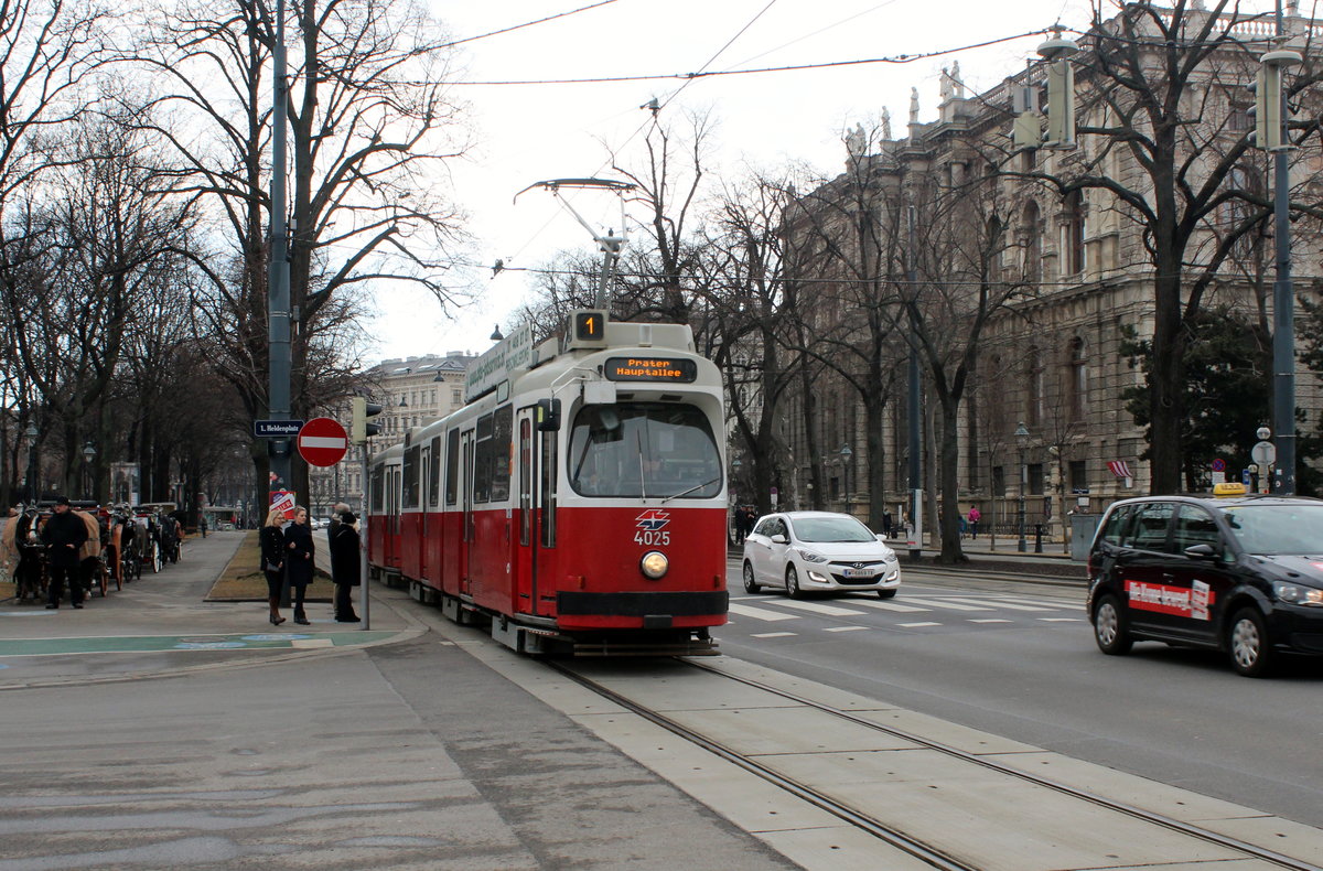 Wien Wiener Linien SL 1 (E 4025) I, Innere Stadt, Burgring / Heldenplatz am 19. Februar 2017.