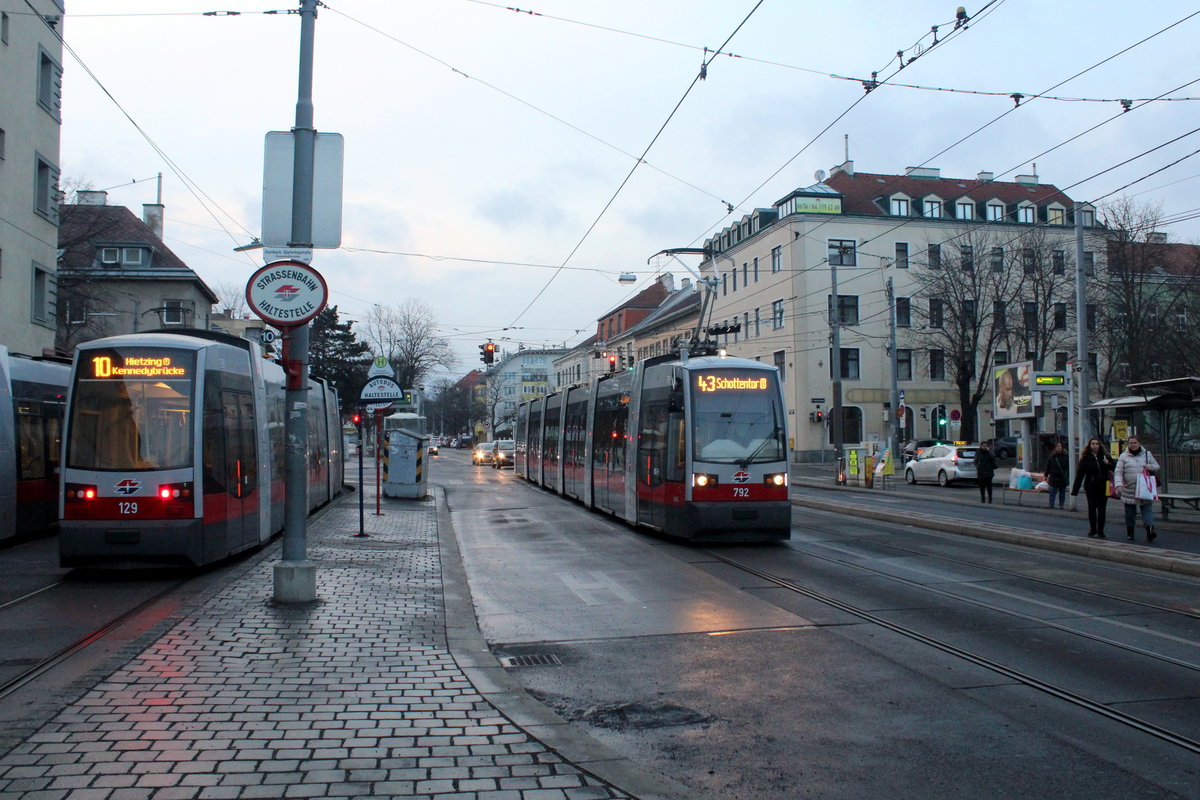Wien Wiener Linien SL 10 (A1 129) / SL 43 (B1 792) XVII, Hernals, Hernalser Hauptstraße / Güpferlingstraße am 17. Februar 2017.