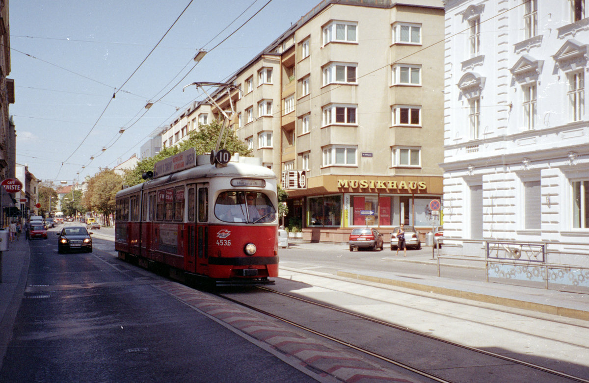 Wien Wiener Linien SL 10 (E1 4536) XIV, Penzing, Linzer Straße / Nobilegasse am 26. Juli 2007. - Scan von einem Farbnegativ. Film: Agfa Vista 200. Kamera: Leica C2.