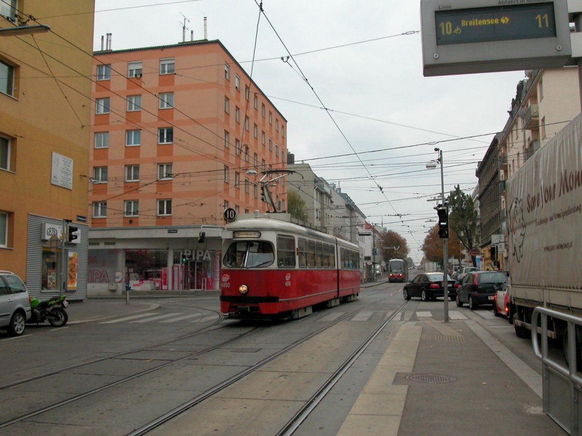 Wien Wiener Linien SL 10 (E1 4550) Maroltingergasse am 19. Oktober 2010.