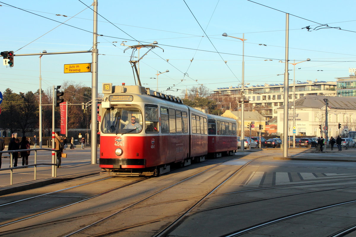 Wien Wiener Linien SL 18 (E2 4041 + c5 1441) Landstraßer Gürtel / Prinz-Eugen-Straße / Wiedner Gürtel / Arsenalstraße am 15. Februar 2017.