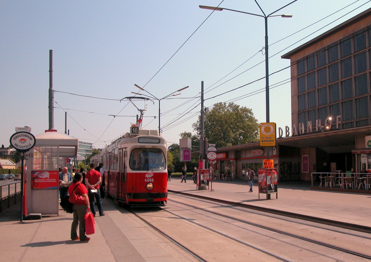Wien Wiener Linien SL 18 (E2 4066) Südbahnhof am 3. Mai 2009.