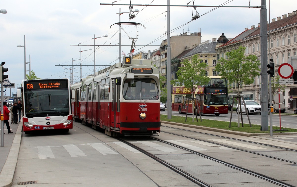 Wien Wiener Linien SL 18 (E2 4085) Wiedner Gürtel am 1. Mai 2015.
