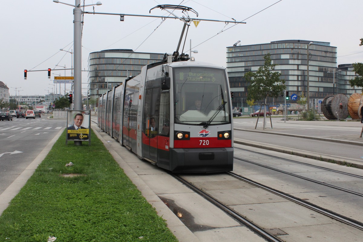Wien Wiener Linien SL 18 (B1 720) Wiedner Gürtel am 11. Oktober 2015.