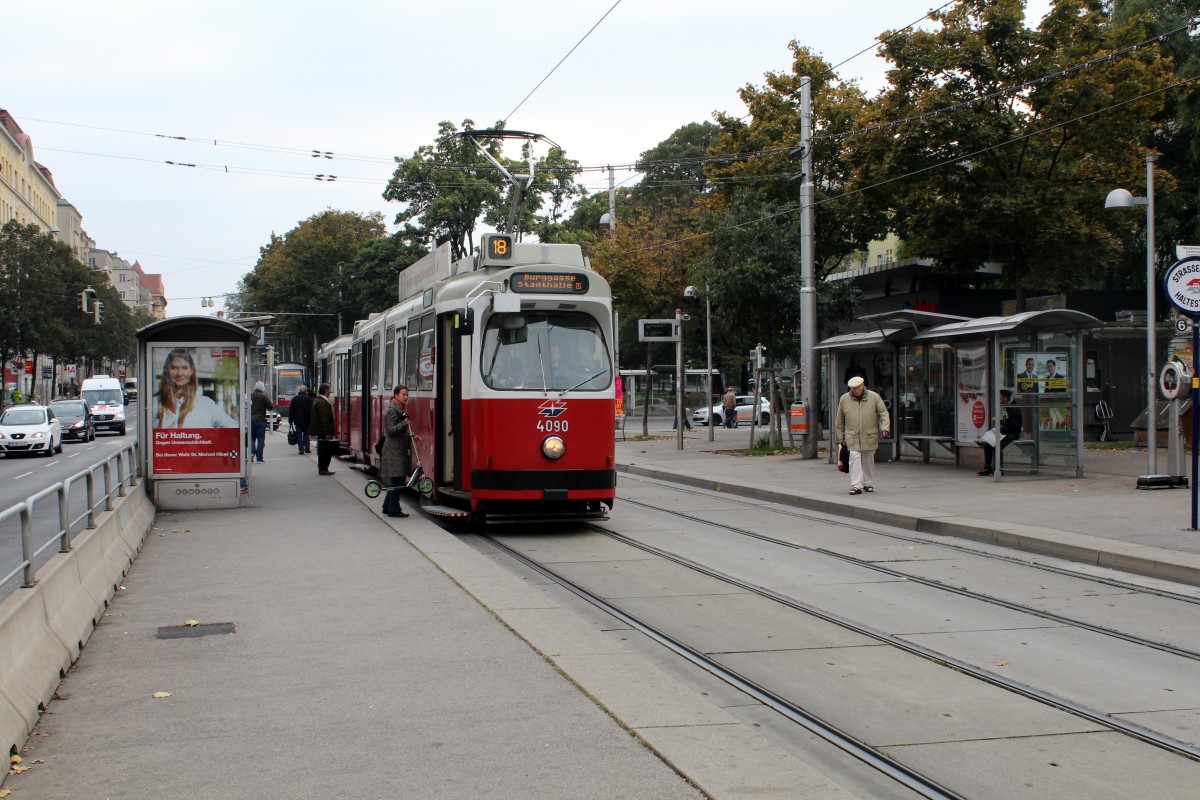Wien Wiener Linien SL 18 (E2 4090 + c5 1490) Margaretengürtel (Hst. Margaretengürtel / Arbeitergasse) am 12. Oktober 2015.