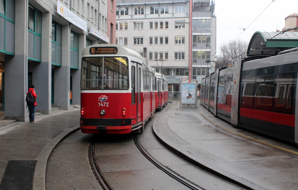 Wien Wiener Linien SL 18 (c5 1472 + E2 4317) Landstraße, Markhofgasse / U-Schlachthausgasse am 18. Februar 2016.