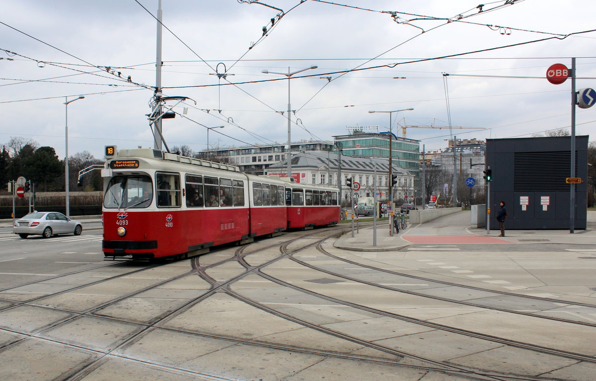 Wien Wiener Linien SL 18 (E2 4093 + c5 1493) Landstraße (3. (III) Bezirk), Landstraßer Gürtel / Arsenalstraße am 16. Februar 2016.
