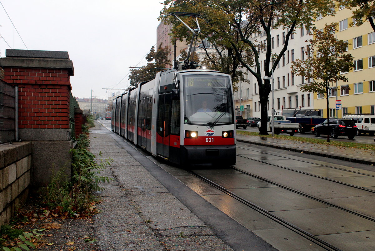 Wien Wiener Linien SL 18 (B 631) VI, Mariahilf, Mariahilfer Gürtel am 18. Oktober 2016.