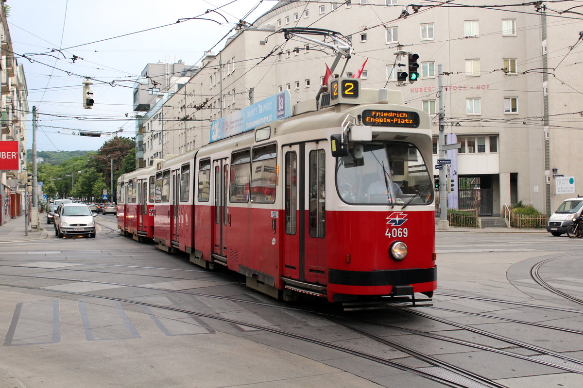 Wien Wiener Linien SL 2 (E2 4069 + c5 146x) XVI, Ottakring, Thaliastraße / Maroltingergasse am 27. Juni 2017.