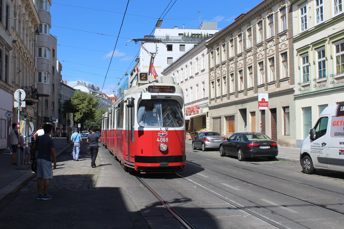 Wien Wiener Linien SL 2 (E2 4068 + c5 1468) XVI, Ottakring, Ottakringer Straße (Hst. Ottakringer Straße / Wattgasse (wegen Straßenbauarbeiten verlegt)) am 30. Juni 2017.