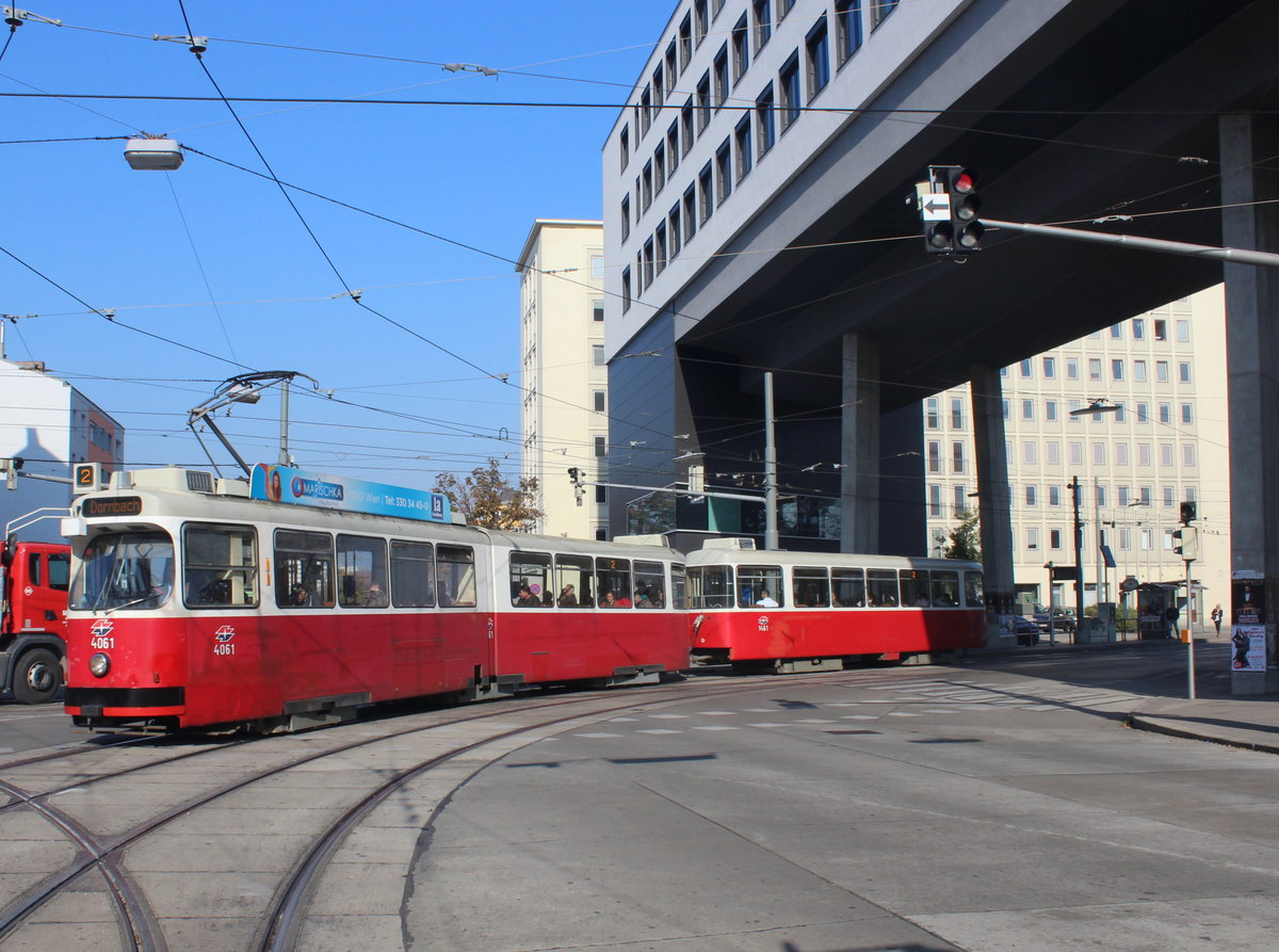 Wien Wiener Linien SL 2 (E2 4061 + c5 1461) XX, Brigittenau, Höchstädtplatz am 17. Oktober 2017.