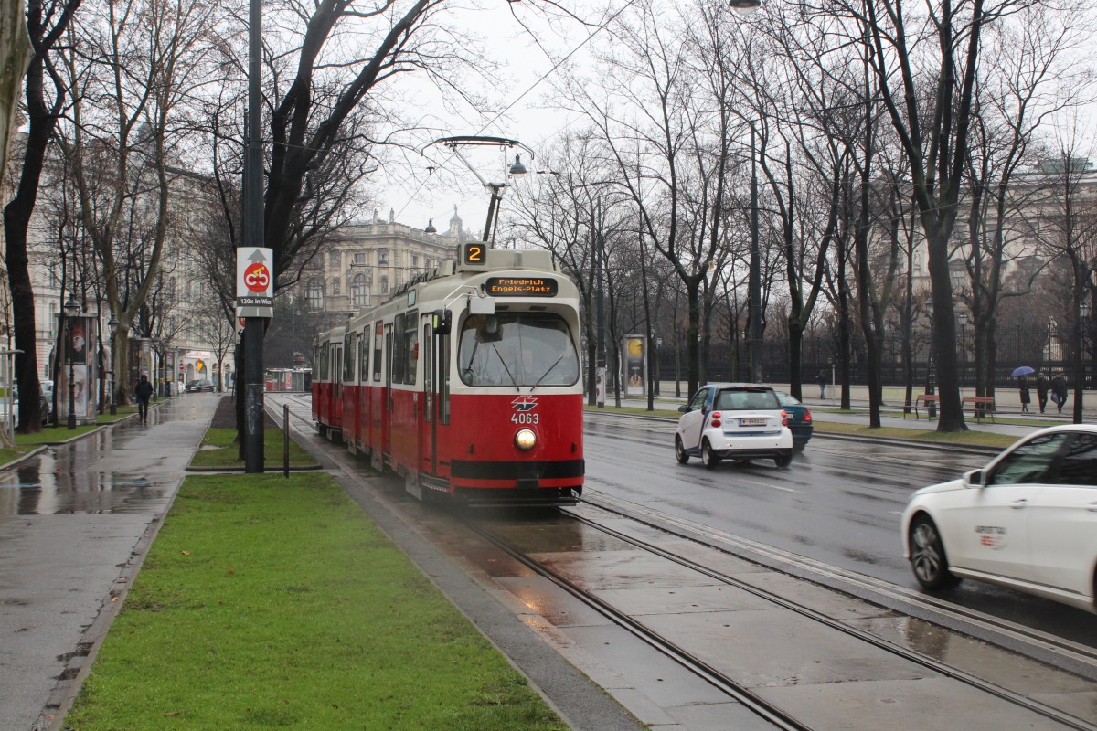 Wien Wiener Linien SL 2 (E2 4063) Opernring am 19. Februar 2016.