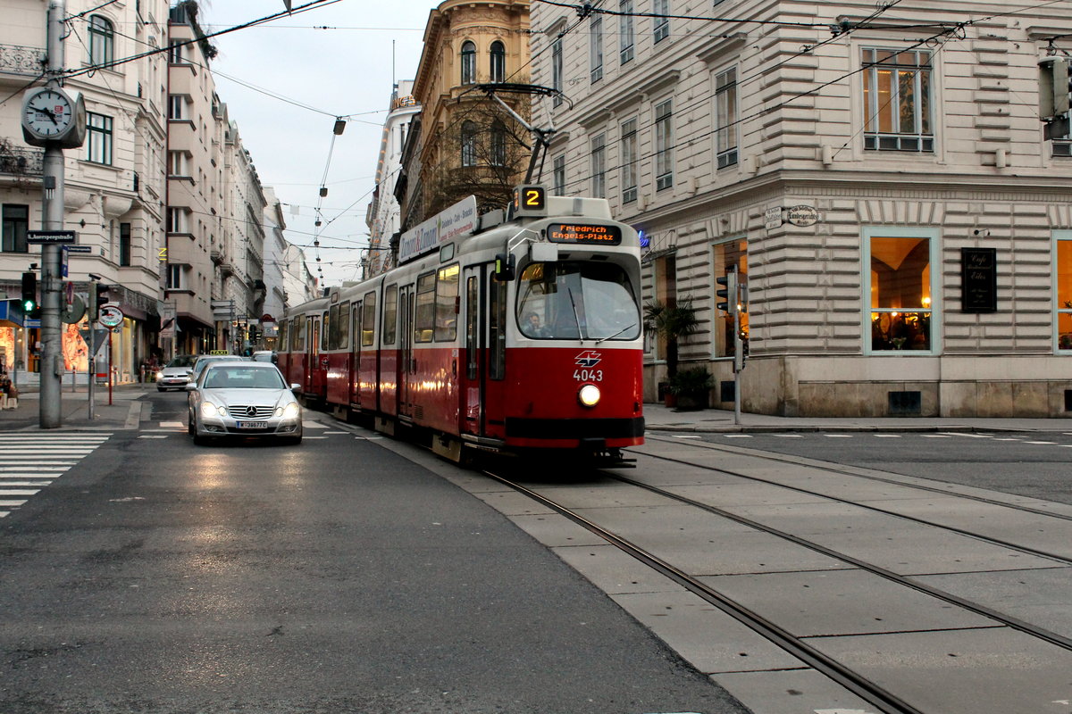Wien Wiener Linien SL 2 (E2 4043 + c5 1443) Josefstädter Straße / Landesgerichtsstraße am 19. Februar 2016.