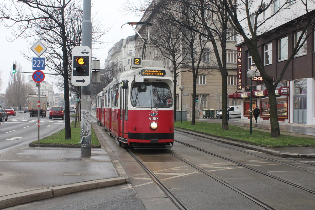 Wien Wiener Linien SL 2 (E2 4063) Innere Stadt, Franz-Josefs-Kai zwischen den Straßen Dominikanerbastei und Postgasse. Aufnahmedatum: 18. Februar 2016.