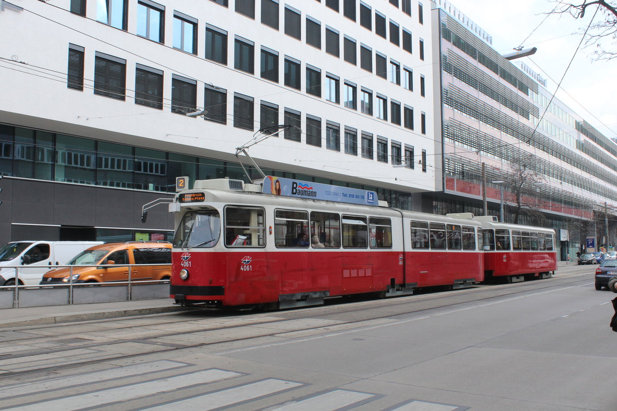 Wien Wiener Linien SL 2 (E2 4061 + c5 1461) Brigittenau, Dresdner Straße (Hst. Höchstädtplatz) am 23. März 2016.