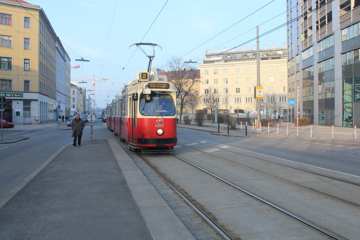 Wien Wiener Linien SL 2 (E2 4047) XX, Brigittenau, Marchfeldstraße / Höchstädtplatz am 16. Februar 2017.