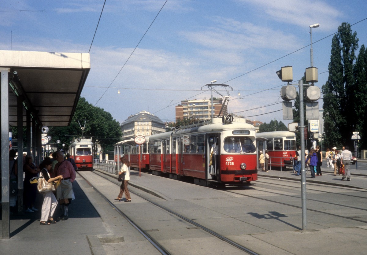 Wien Wiener Linien SL 21 (E1 4738) Schwedenplatz im Juli 2005.