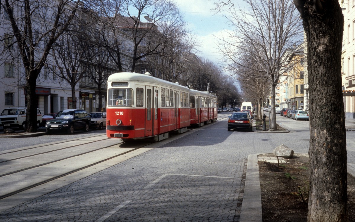 Wien Wiener Linien SL 21 (c3 1210) Heinestrasse am 18. März 2000.