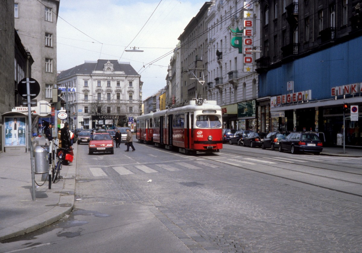 Wien Wiener Linien SL 21 (E1 4652) Taborstrasse / Karmeliterplatz am 18. März 2000.
