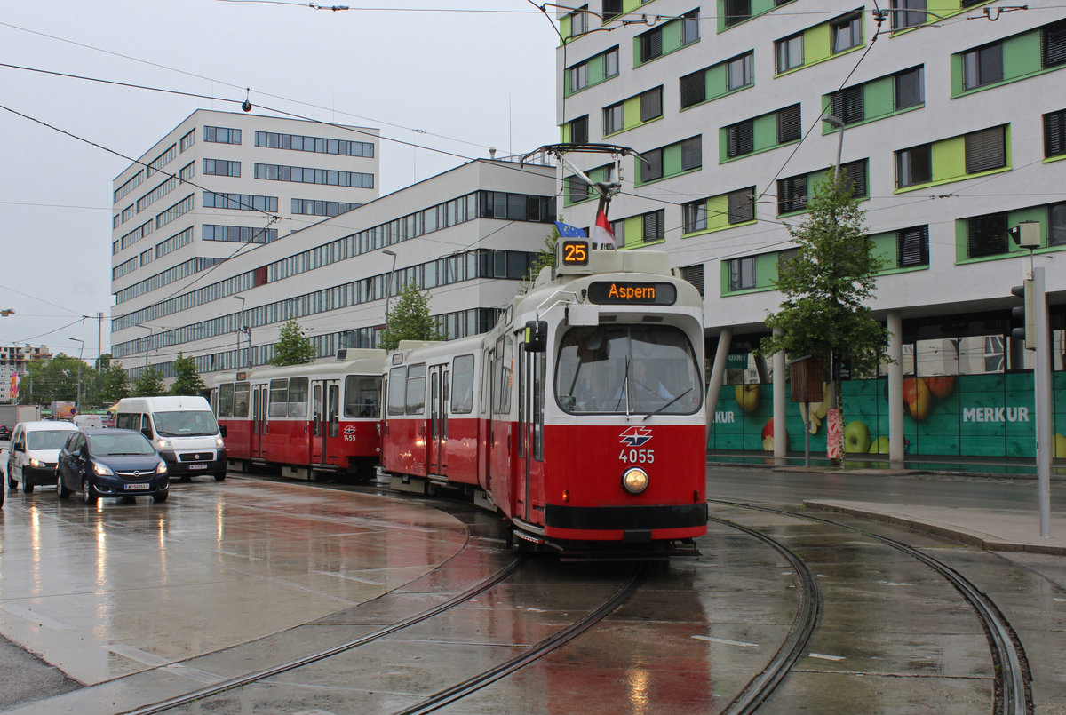 Wien Wiener Linien SL 25 (E2 4055 + c5 1455) XXII, Donaustadt, Hirschstetten, Erzherzog-Karl-Straße / Konstanziagasse am 9. Mai 2019.