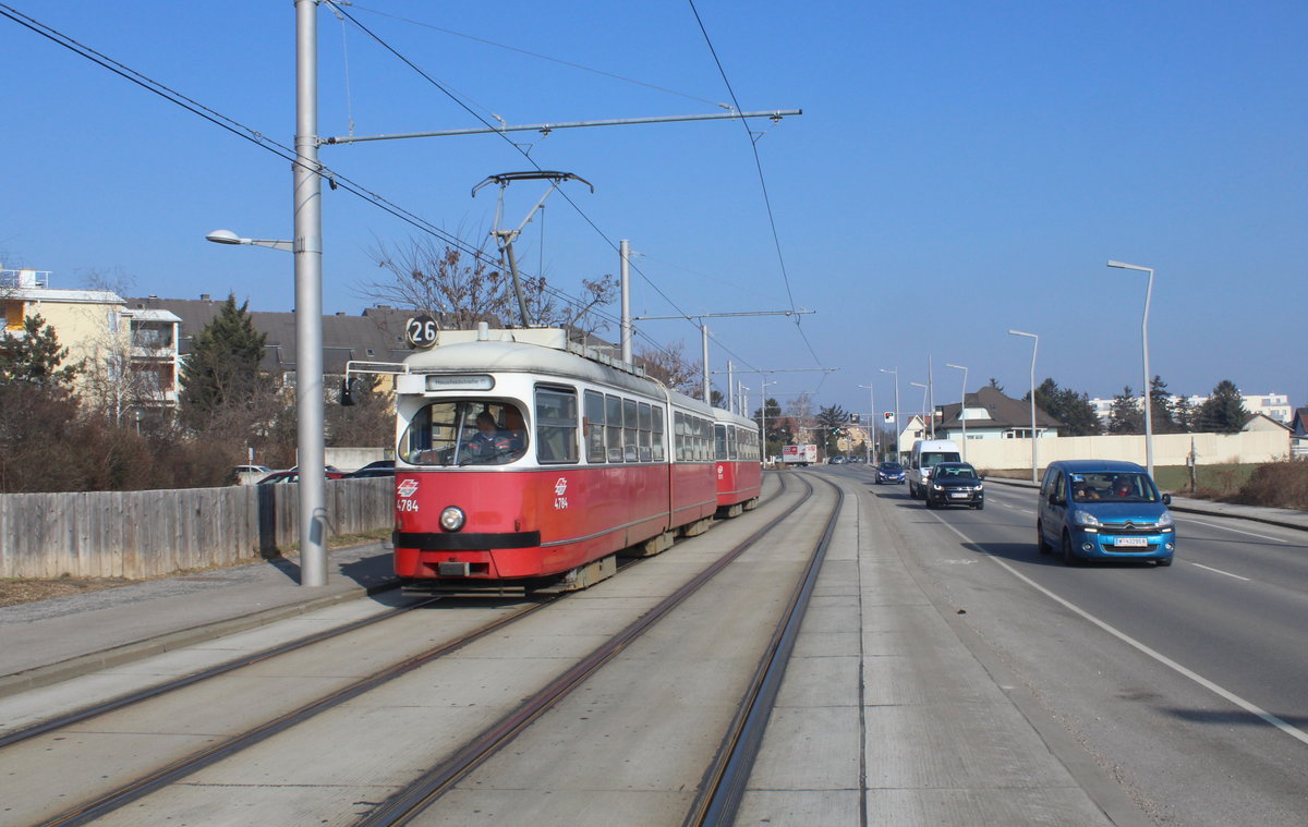 Wien Wiener Linien SL 26 (E1 4784 + c4 1311) XXII, Donaustadt, Hausfeldstraße am 14. Feber / Februar 2017.