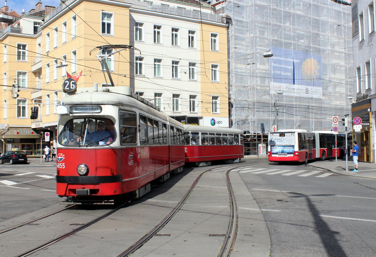 Wien Wiener Linien SL 26 (E1 4855 + c4 1351) XXI, Floridsdorf, Am Spitz am 29. Juni 2017.