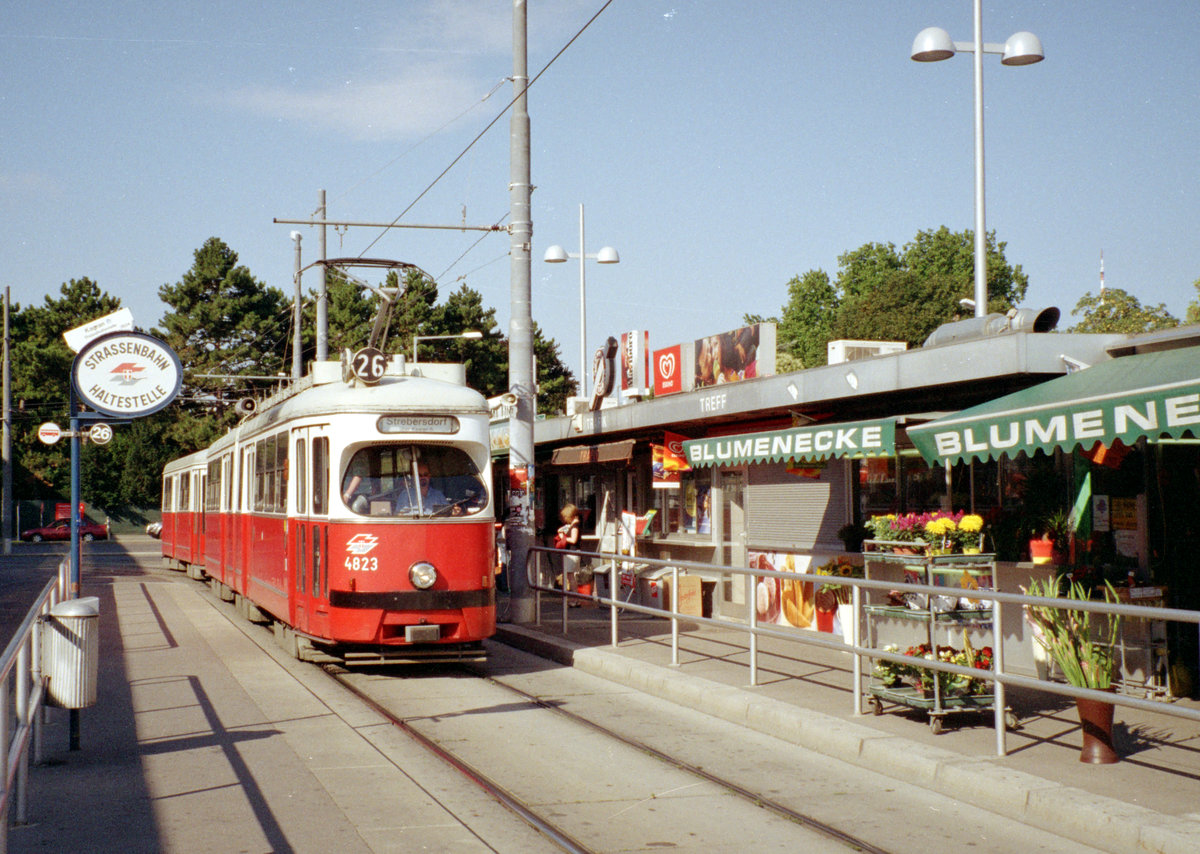 Wien Wiener Linien SL 26 (E1 4823) XXII, Donaustadt, Kagran, Hst, Kagran am 25. Juli 2007. - Scan von einem Farbnegativ. Film: Agfa Vista 200. Kamera: Leica C2.