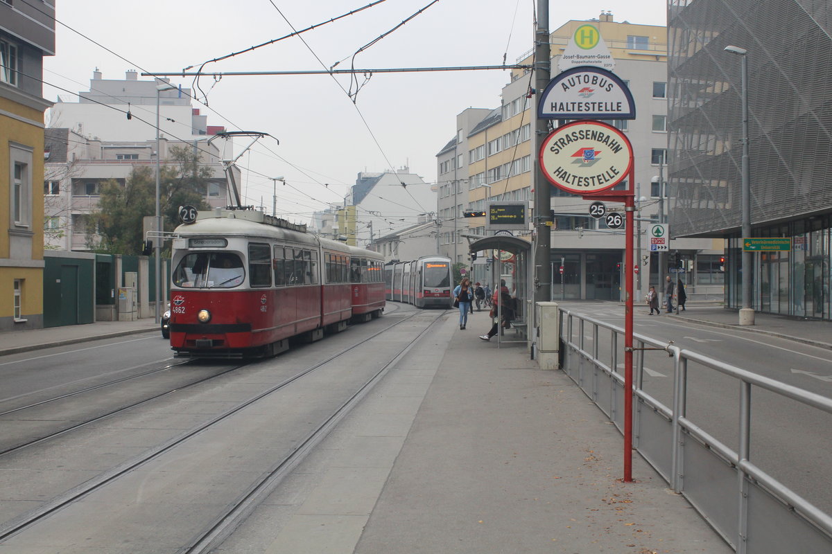 Wien Wiener Linien SL 26 (E1 4862 + c4 1356) XXI, Floridsdorf, Donaufelder Straße am 18. Oktober 2017.