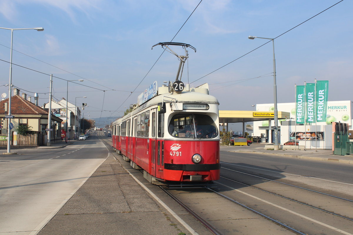 Wien Wiener Linien SL 26 (E1 4791) XXI, Floridsdorf, Prager Straße / Autokaderstraße am 18. Oktober 2017.