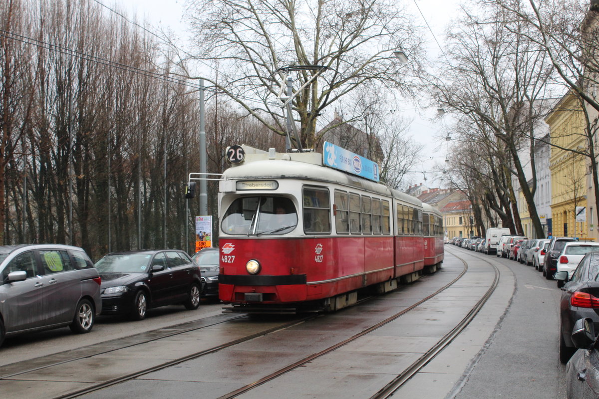 Wien Wiener Linien SL 26 (E1 4827 + c4 1321) XXI, Floridsdorf, Schloßhofer Straße am 16. März 2018.