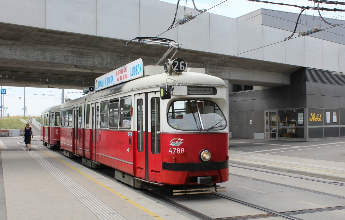 Wien Wiener Linien SL 26 (E1 4788) U-Bahnhof Hausfeldstrasse am 8. Juli 2014.