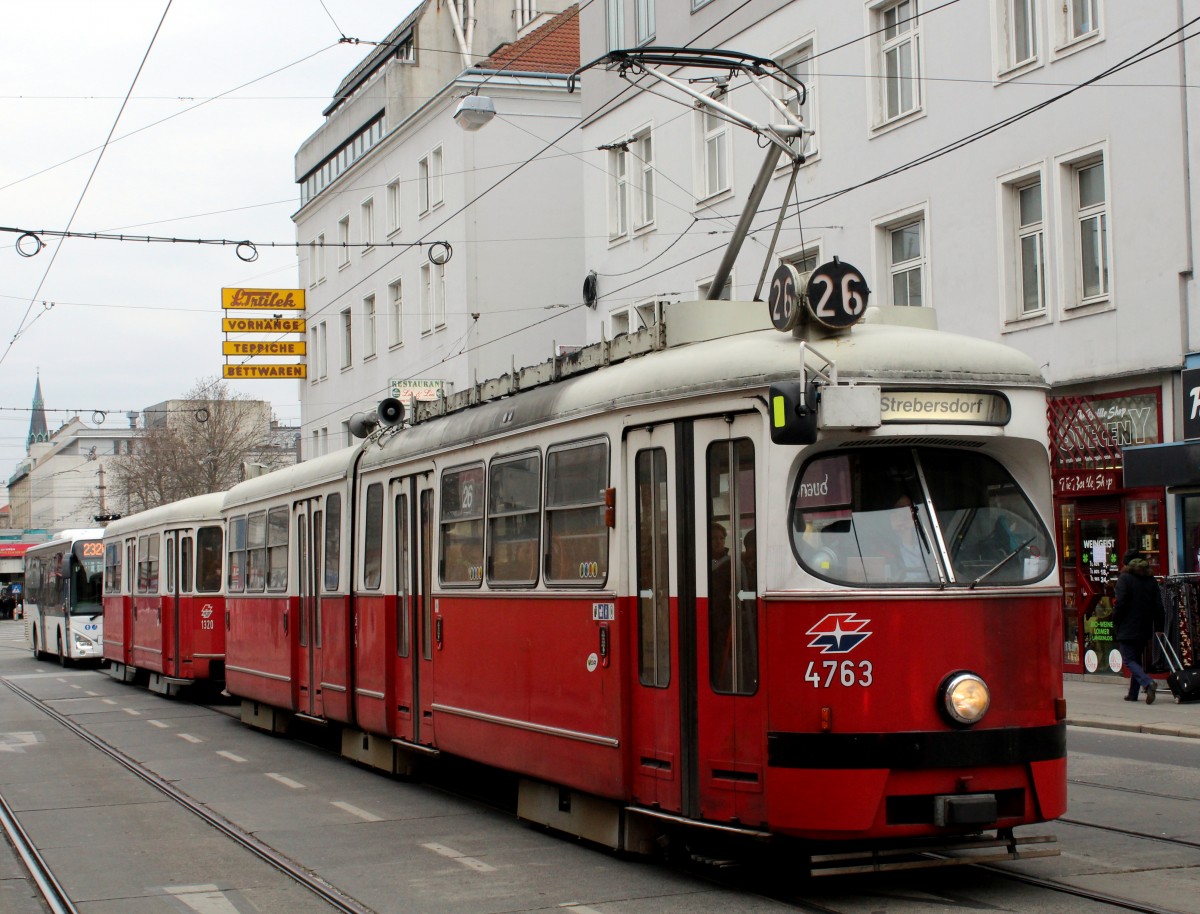Wien Wiener Linien SL 26 (E1 4763 + c4 1320) Floridsdorf, Schloßhofer Straße / Am Spitz am 15. Februar 2016. 
