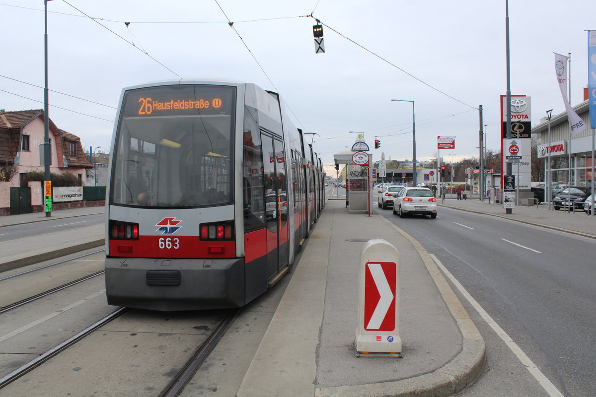 Wien Wiener Linien SL 26 (B 663) Floridsdorf (XXI, 21. Bezirk), Prager Straße (Hst. Winkeläckerstraße) am 21. März 2016. - Winkeläcker ist ein Flurname.