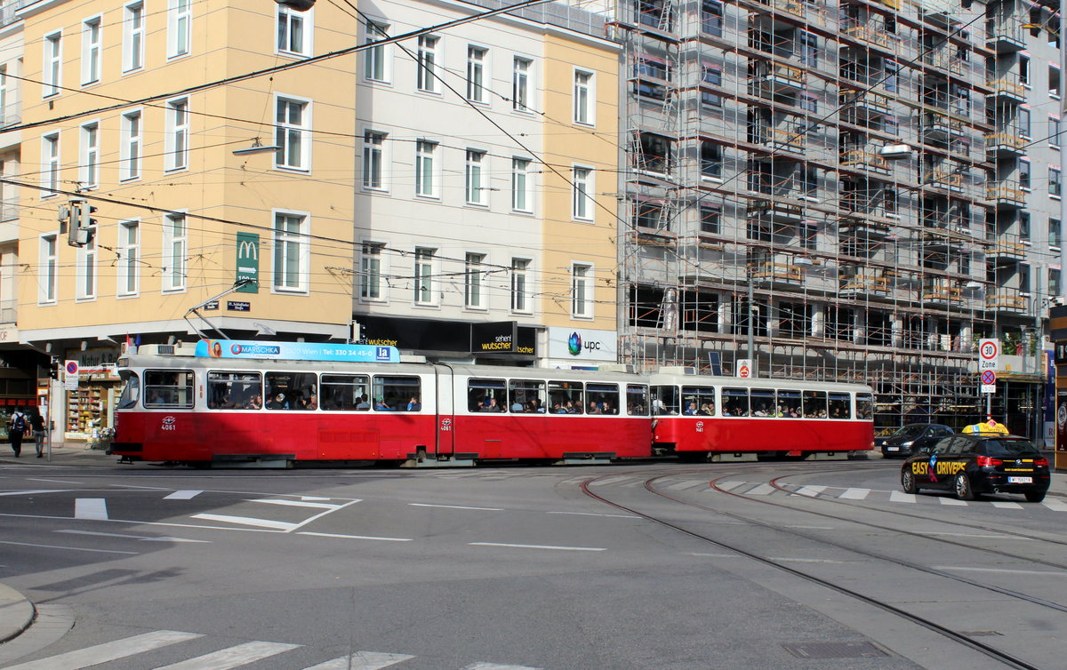 Wien Wiener Linien SL 30 (E2 4061 + c5 1461) XXI, Floridsdorf, Schloßhofer Straße / Brünner Straße / Am Spitz. Datum: 12. Mai 2017.