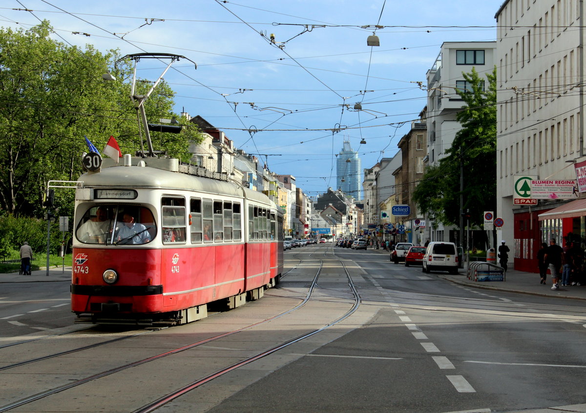 Wien Wiener Linien SL 30 (E1 4743) XXI, Floridsdorf, Brünner Straße / Floridsdorfer Markt / Peitlgasse am 12. Mai 2017.