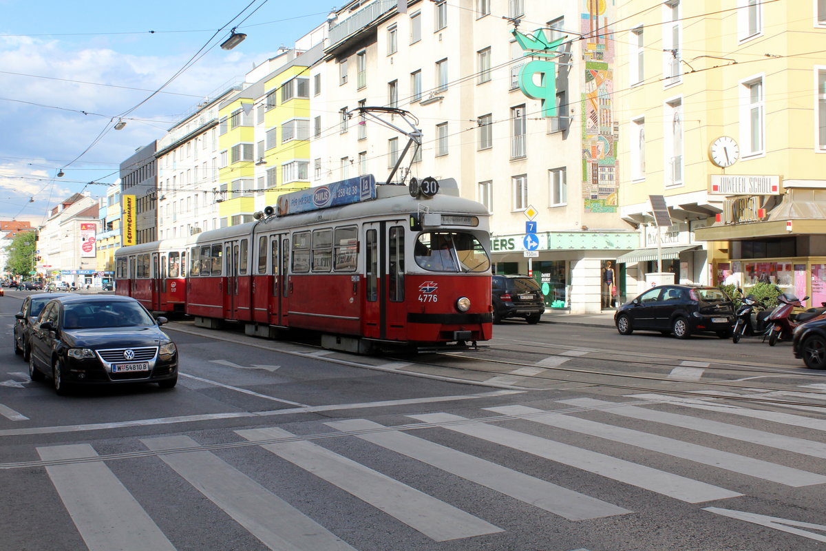 Wien Wiener Linien SL 30 (E1 4788 + c4 1317) XXI, Floridsdorf, Brünner Straße / Am Spitz / Schloßhofer Straße am 12. Mai 2017. 