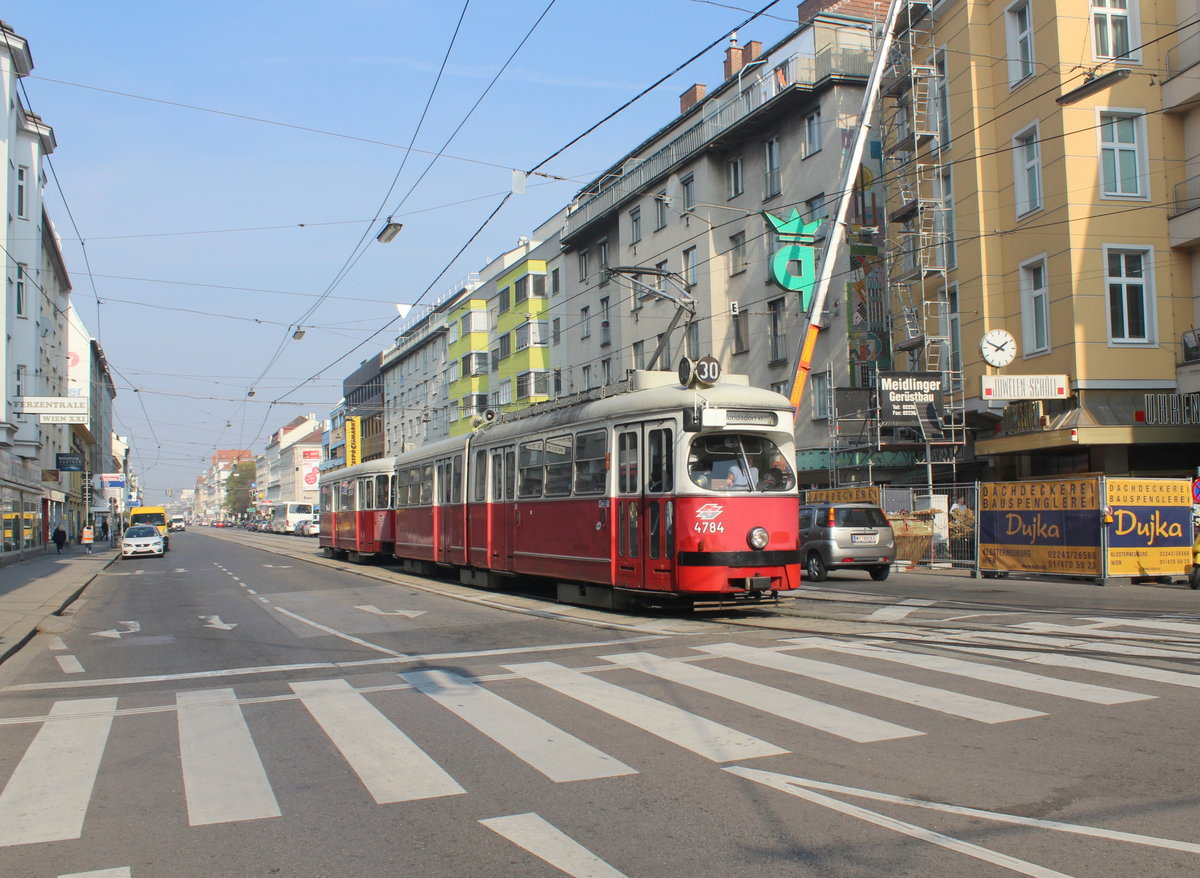 Wien Wiener Linien SL 30 (E1 4784 + c4 1337) XXI, Floridsdorf, Brünner Straße / Am Spitz am 18. Oktober 2017.