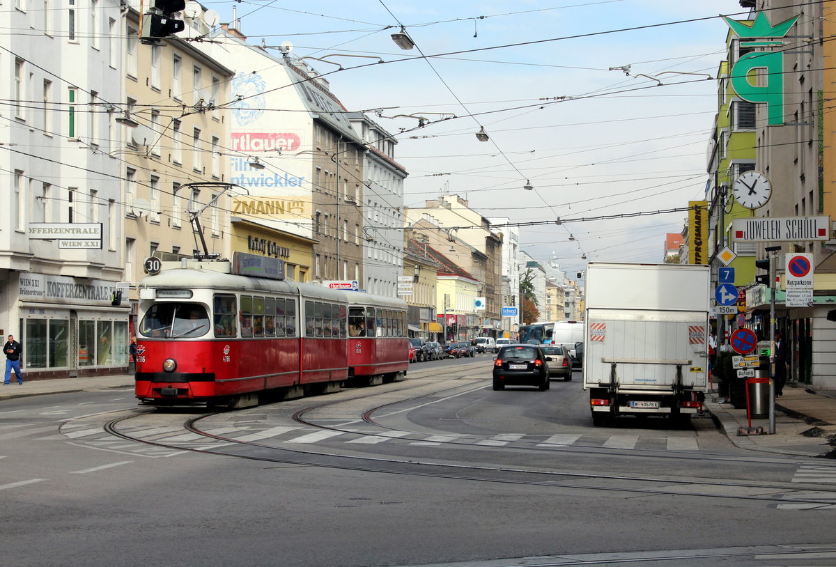 Wien Wiener Linien SL 30 (E1 4786 + c4 1328) XXI, Floridsdorf, Brünner Straße / Am Spitz / Schloßhofer Straße am 21. Oktober 2016.