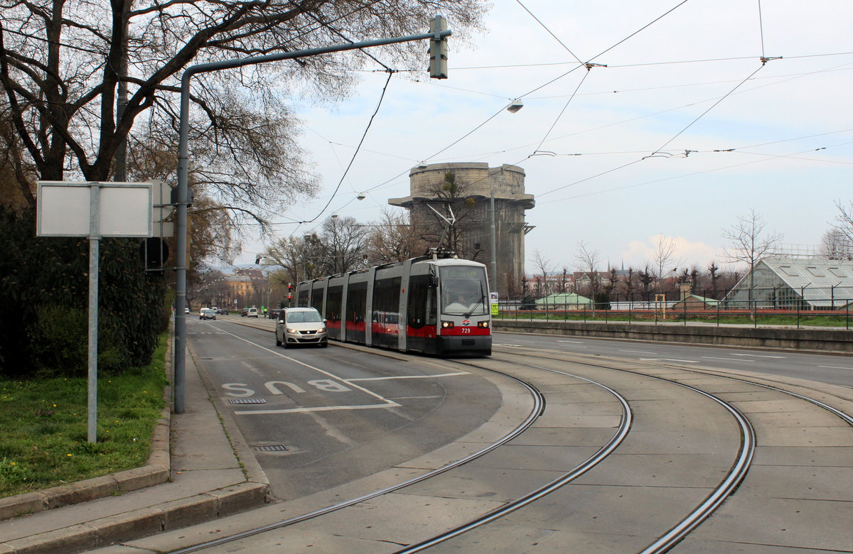 Wien Wiener Linien SL 31 (B1 729) II, Leopoldstadt, Obere Augartenstraße / Untere Augartenstraße am 23. März 2016.
