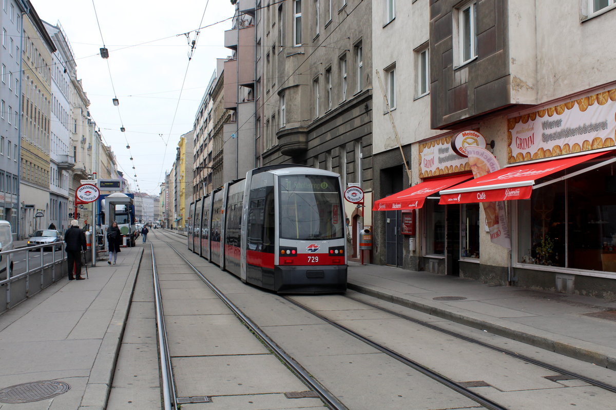 Wien Wiener Linien SL 31 (B1 729) II, Leopoldstadt, Untere Augartenstraße (Hst. Obere Augartenstraße) am 23. März 2016.