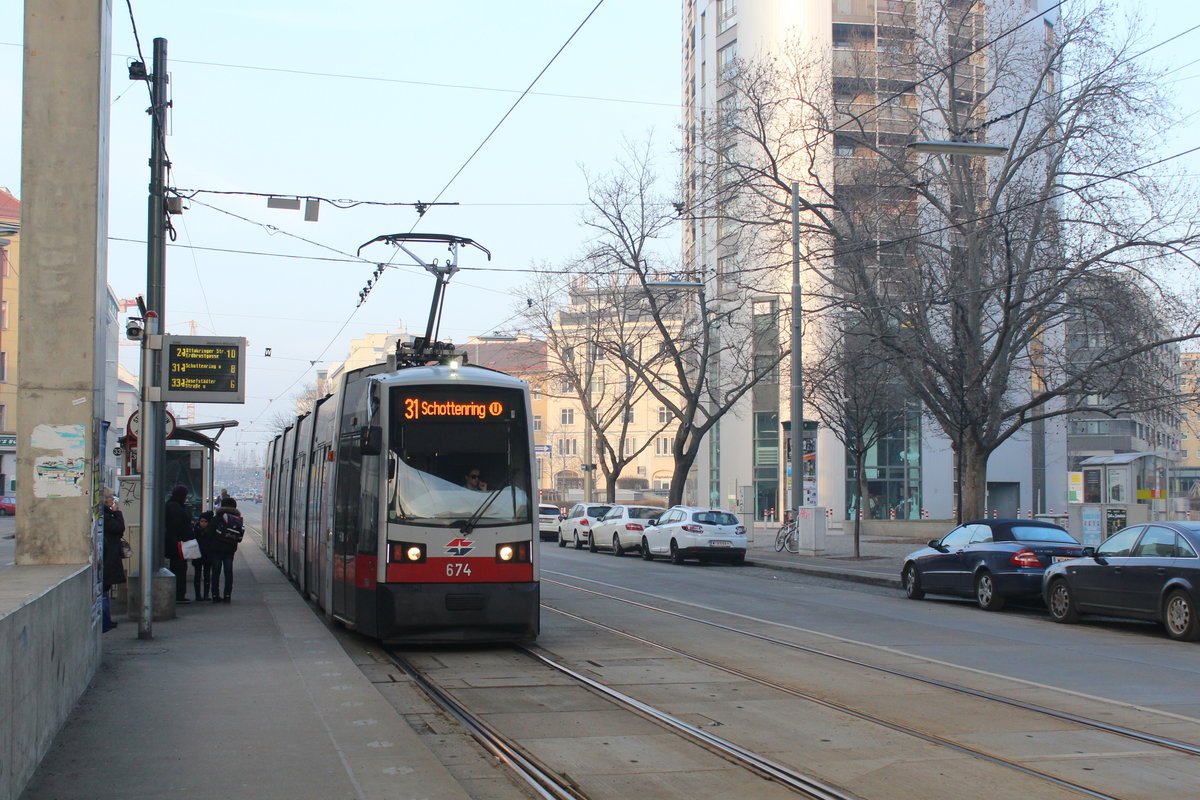 Wien Wiener Linien SL 31 (B 674) XX, Brigittenau, Marchfeldstraße / Höchstädtplatz / Dresdner Straße (Hst. Höchstädtplatz) am 16. Feber / Februar 2017.