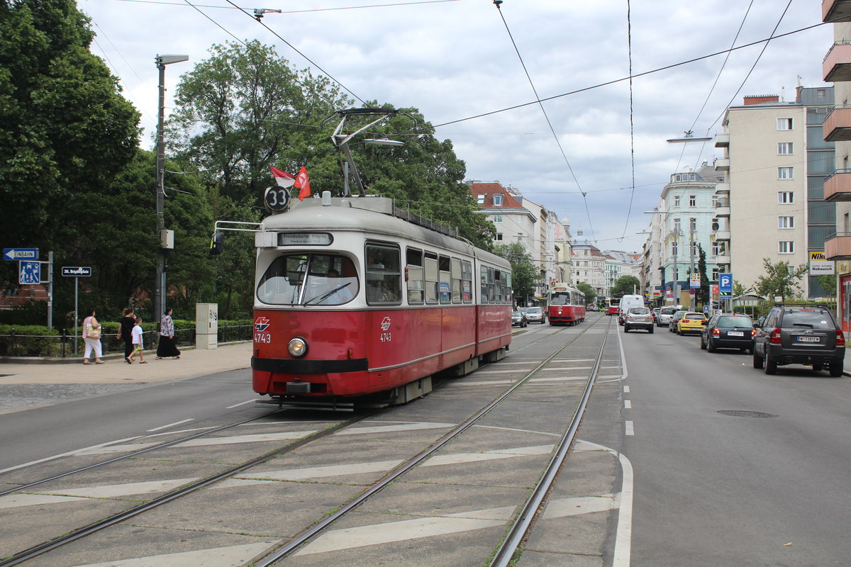 Wien Wiener Linien SL 33 (E1 4743) XX, Brigittenau, Jägerstraße / Brigittaplatz am 29. Juni 2017.