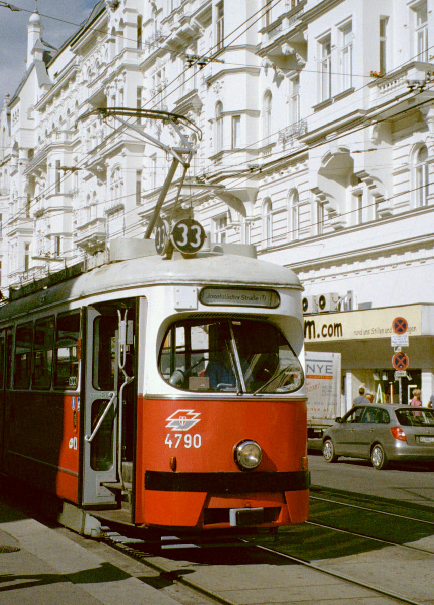 Wien Wiener Linien SL 33 (E1 4790) IX, Alsergrund, Nußdorfer Straße / Währinger Straße (Hst. Spitalgasse / Währinger Straße) am 4. August 2010. - Scan eines Farbnegativs. Film: Kodak FB 200-7. Kamera: Leica C2.