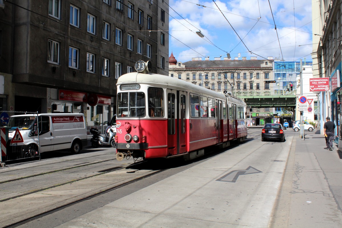 Wien Wiener Linien SL 33 (E1 4745) Josefstädter Strasse / Lerchenfelder Gürtel am 10. Juli 2014.