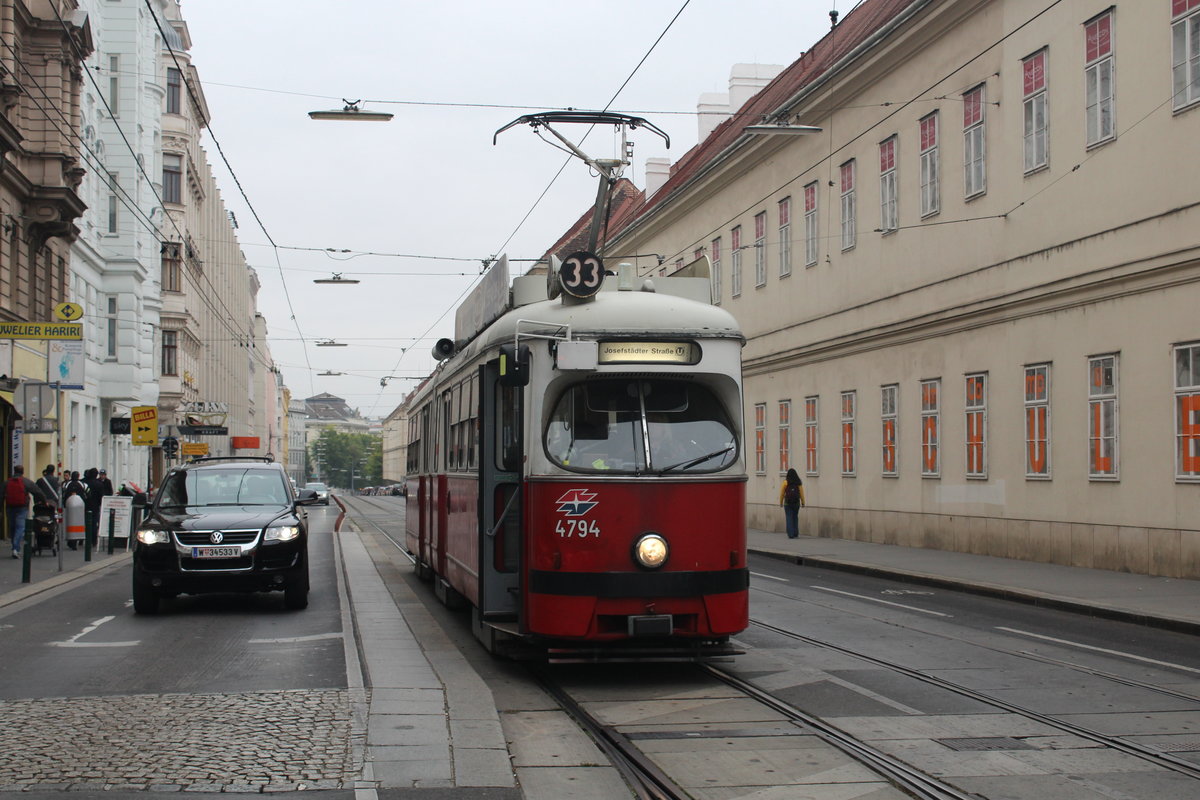 Wien Wiener Linien SL 33 (E1 4794) IX, Alsergrund, Spitalgasse / Alser Straße (Hst. Lange Gasse) am 17. Oktober 2016.