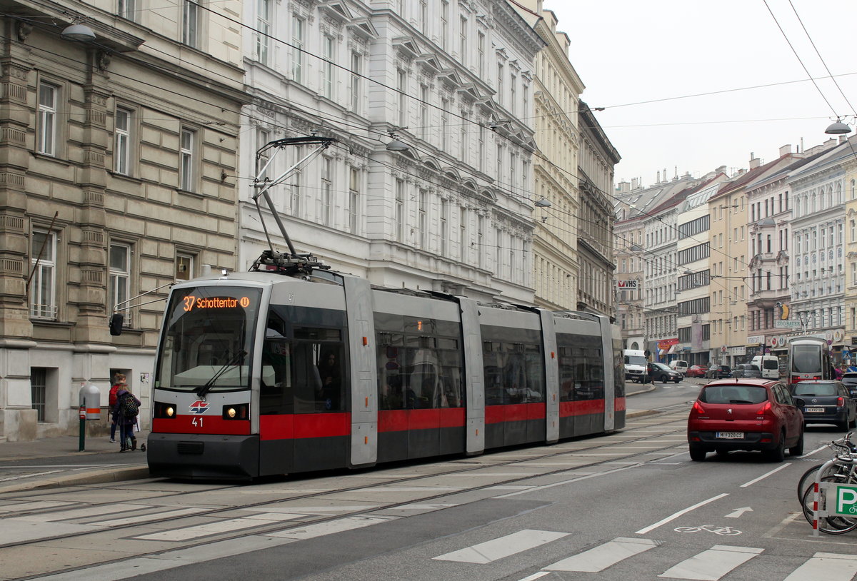 Wien Wiener Linien SL 37 (A 41) IX, Alsergrund, Nußdorfer Straße / Alserbachstraße am 20. Oktober 2017.