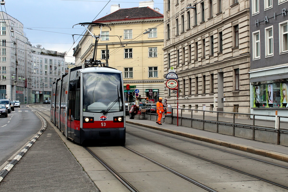Wien Wiener Linien SL 37 (A1 53) Döbling, Döblinger Hauptstraße (unmittelbar vor der Haltestelle Nußdorfer Straße) am 24. März 2016.